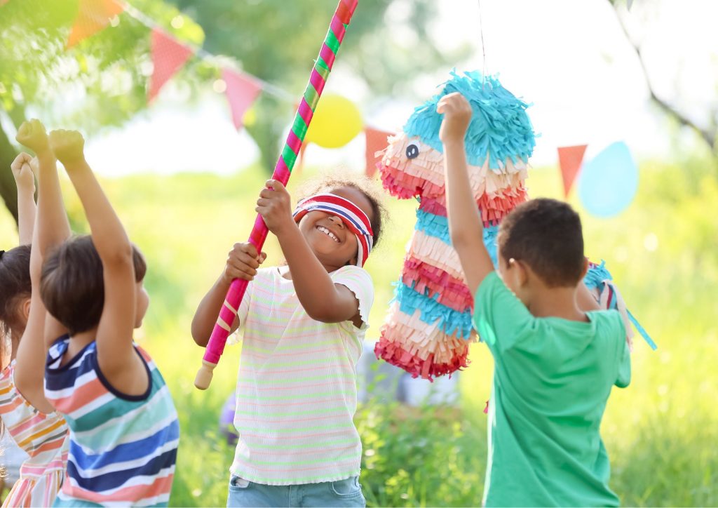 fête d'anniversaire jeu piñata