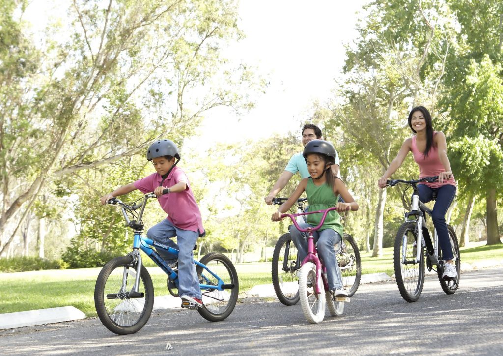 promenade à vélo en famille