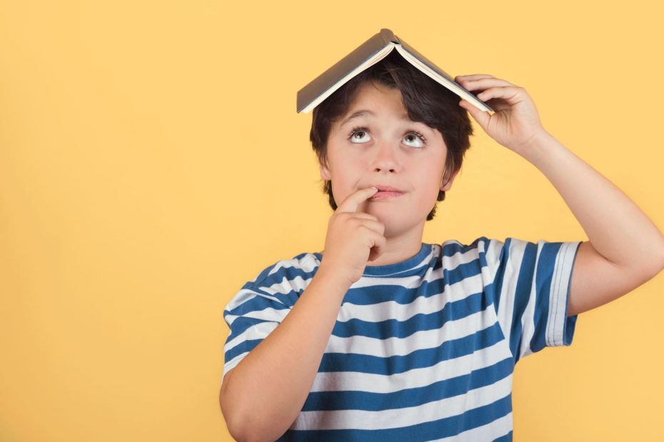 enfant qui fait des choix