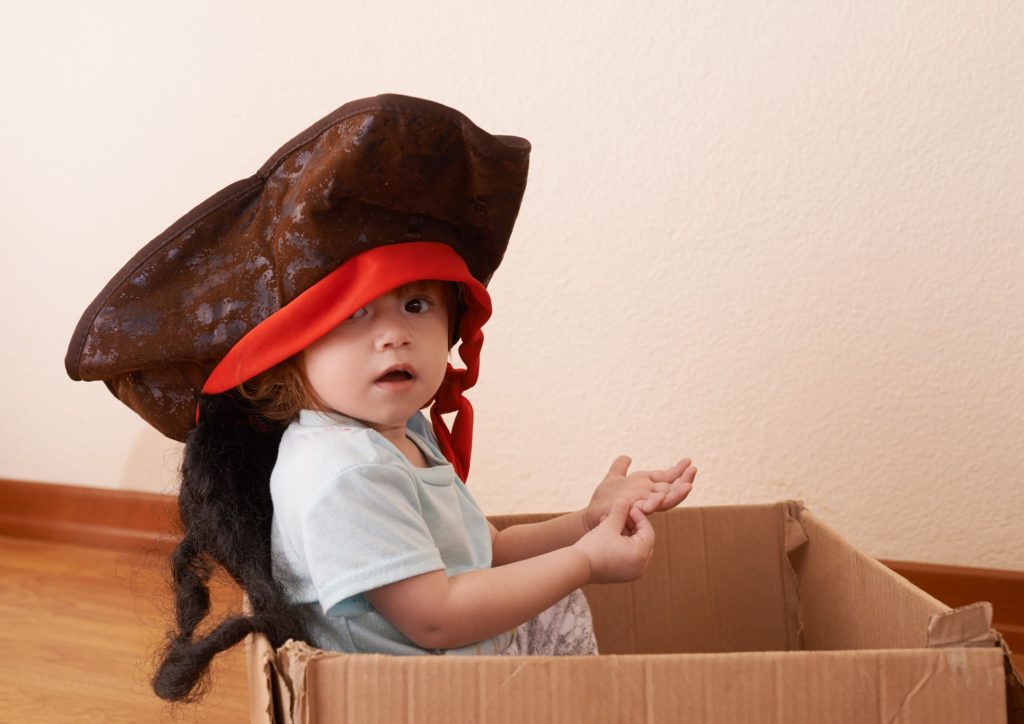 enfant déguisé en pirate